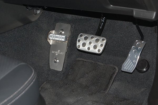 画像4: 【NEOPLOT】フットレストバーNEO（スバルAT用） (4)